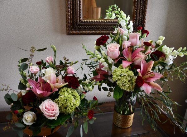 Romance en Elegance Floral Arrangement - Image 2