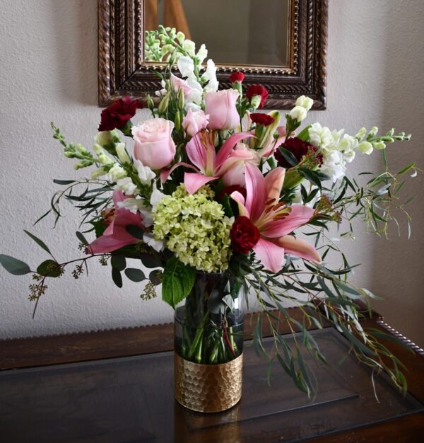 Romance en Elegance Floral Arrangement