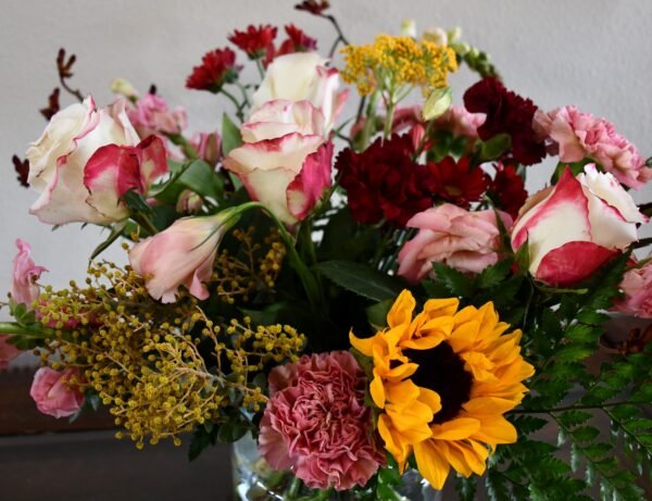 Lady Moon My Spicy Romance Bouquet - Image 4